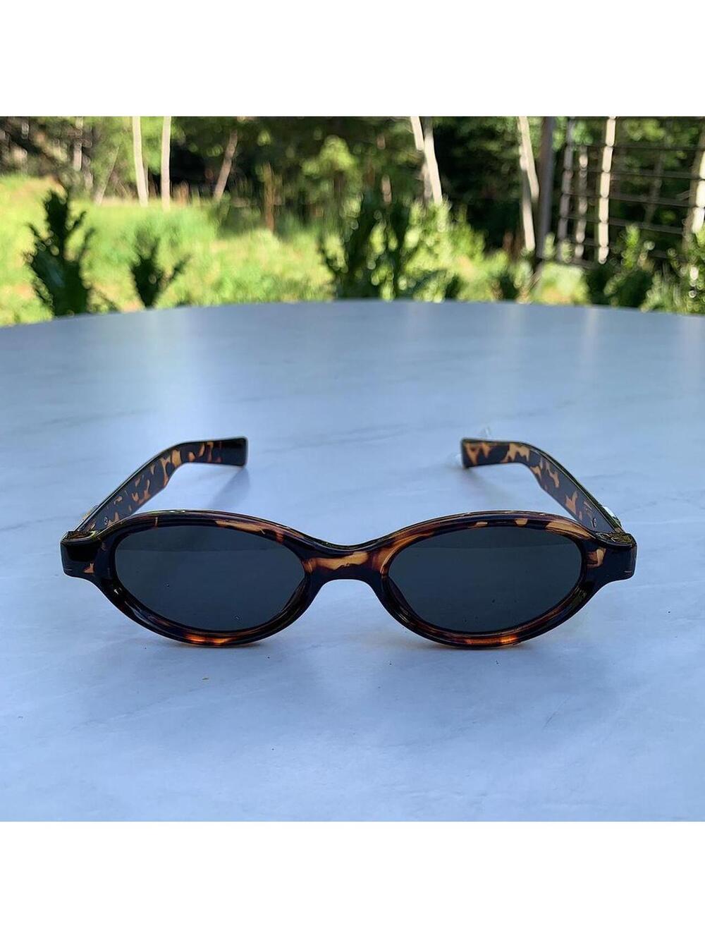 Cyber Star Vintage y2k style cheetah print oval sunglasses. Tinted oval Lenses - Picture 4 of 7